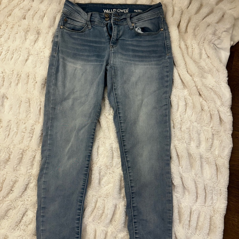 Wallflower Women's Light Blue Skinny Jeans